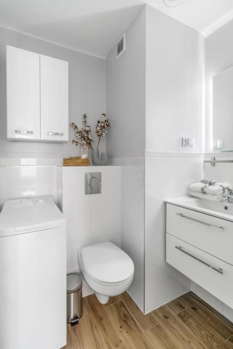 Air-Conditioned Downtown Oasis On Foot To Central Station Metro Smarttv Wifi Varsavia Esterno foto